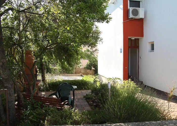 Tihana * Stari Grad (Hvar)